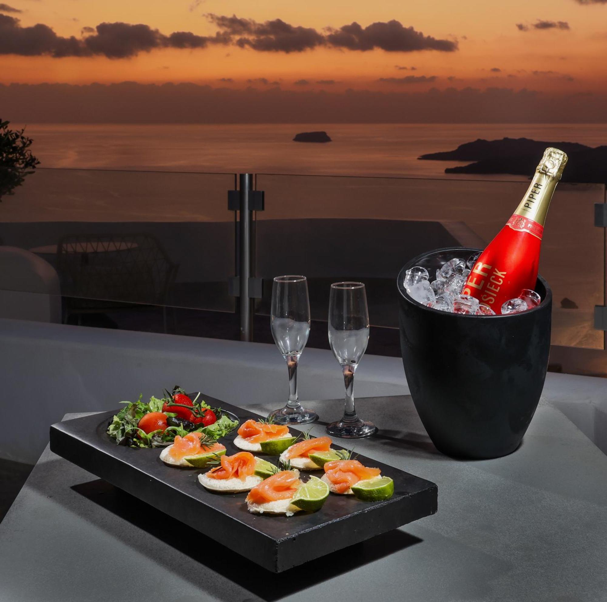 Amity Suites - Adults Only Fira  Exterior foto